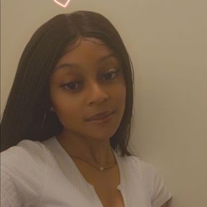 Meet your Posher, Krissona